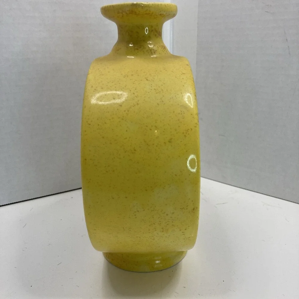 VTG Artesa Ecuador Hand Painted Starfish Seahorse Yellow Round Pottery Vase 7.5